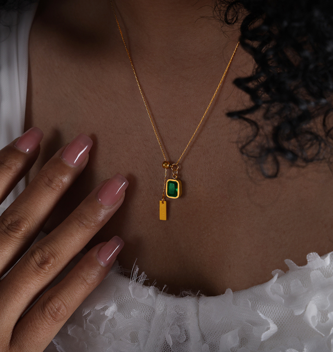 classic emerald necklace from shopbaari jwellery