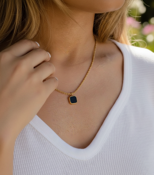 Myra Onyx Pendent