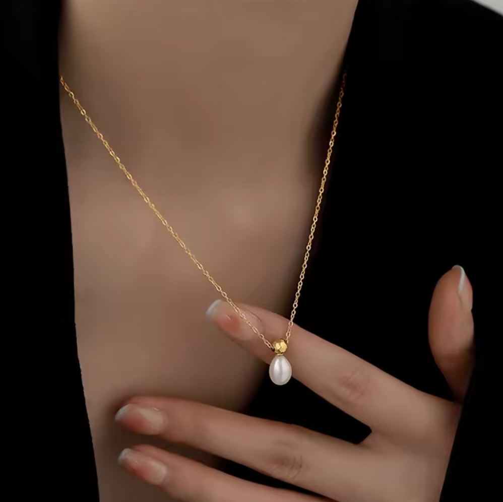 Teardrop Pearl Necklace