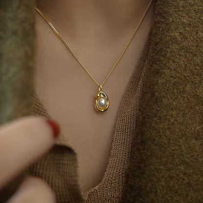 Moonlit Pearl Necklace