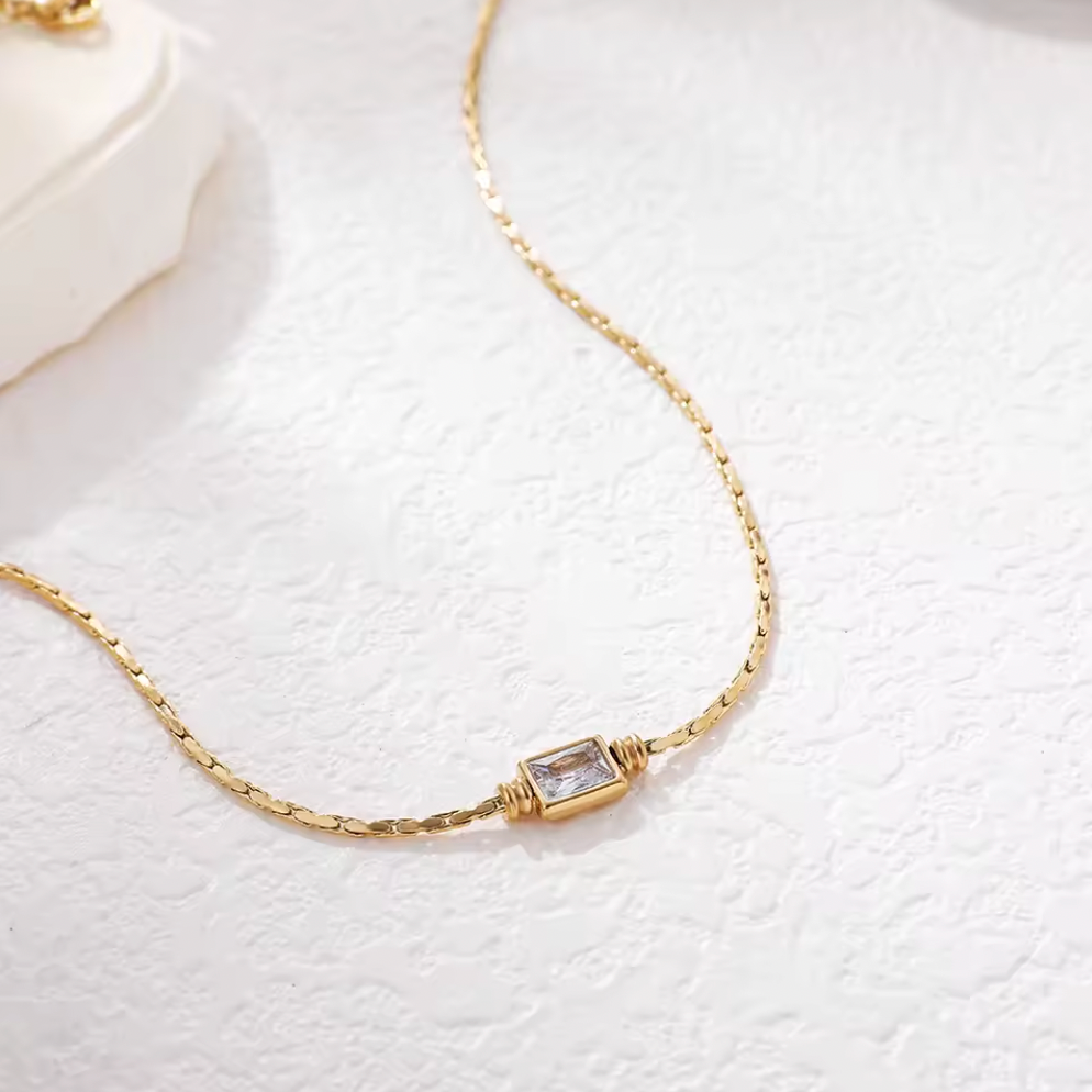 Love knot Necklace