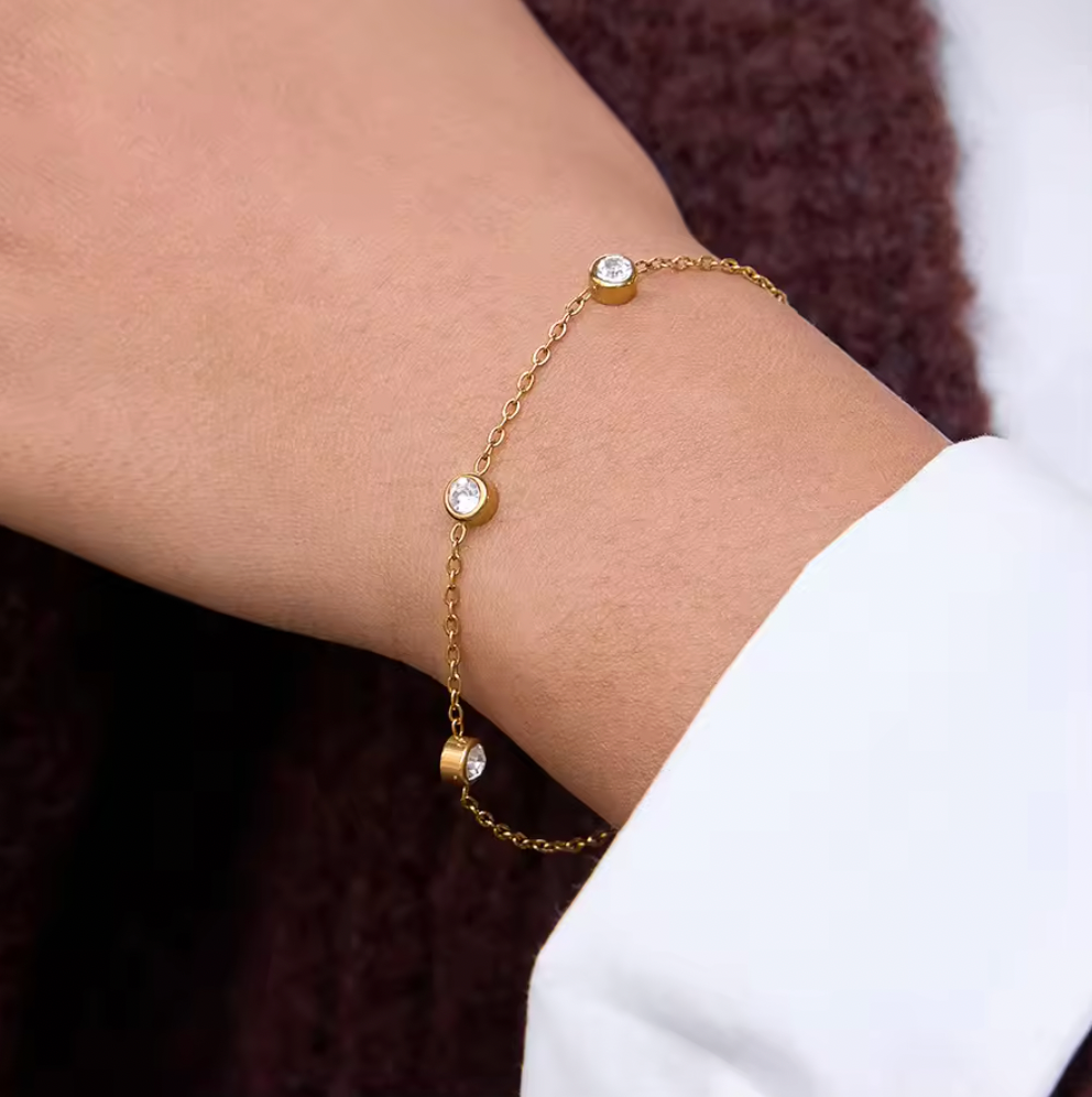 Solitary Spark Bracelet